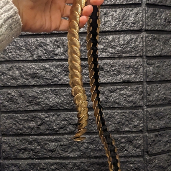 Gold shell belt! - Picture 3 of 5